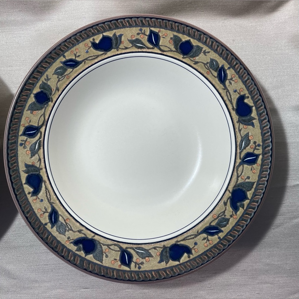 Mikasa Intaglio Arabella Rimmed Soup Bowls Set of 2